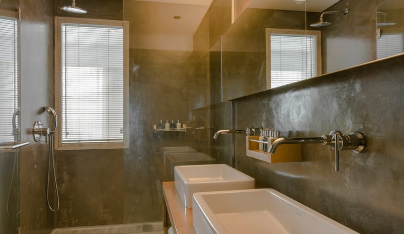 Junior Suite with plunge pool bathroom 1